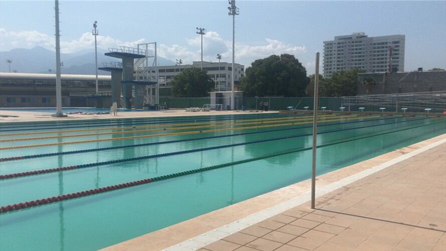 De acuerdo con el Instituto de Deportes del Distrito, el video que circula y muestra suciedad de la piscina "no se corresponde con la realidad". Foto: W Radio