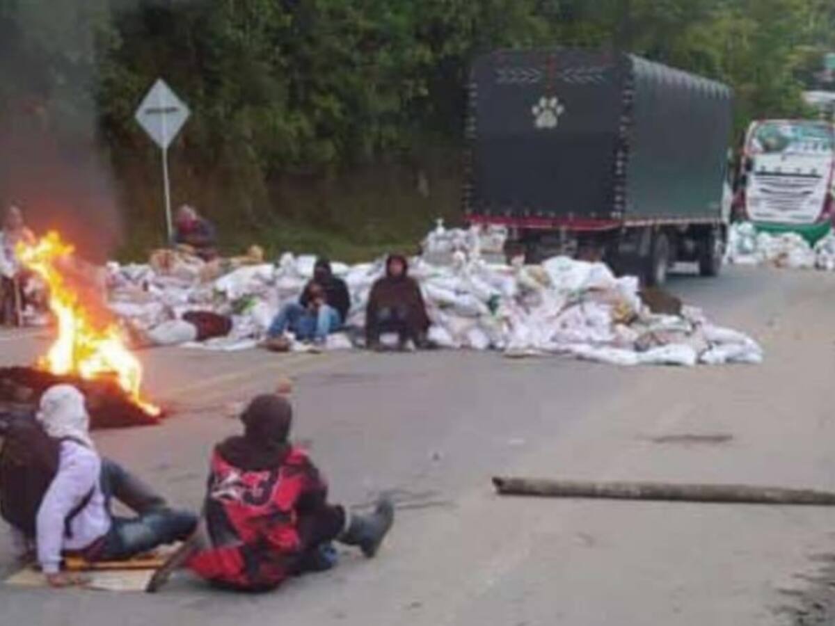 Comunidades indígenas bloquearon la vía Panamericana entre Popayán y Cali