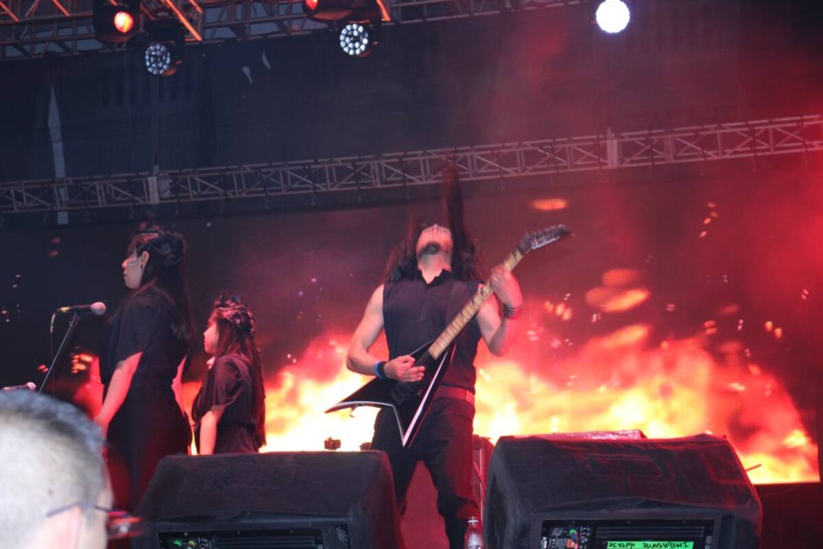 Durante la tarde y la noche del lunes 24 de junio la gente vibró con Heavy Metal en la Plaza de Nariño.