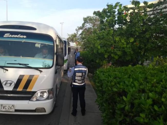 Sancionan conductores por transporte escolar ilegal en Cartagena