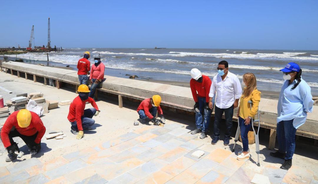 Elsa Noguera visita obras en Puerto Colombia