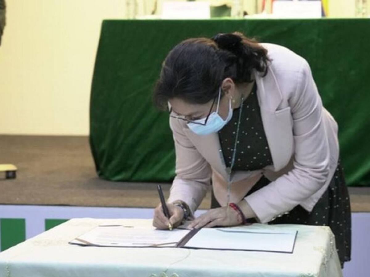 Policía e IDEAM firman convenio para luchar en contra de la deforestación