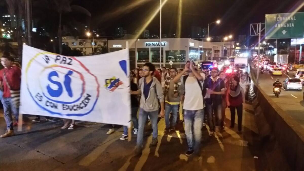 Los jóvenes reclamaron presencia política en estas manifestaciones.