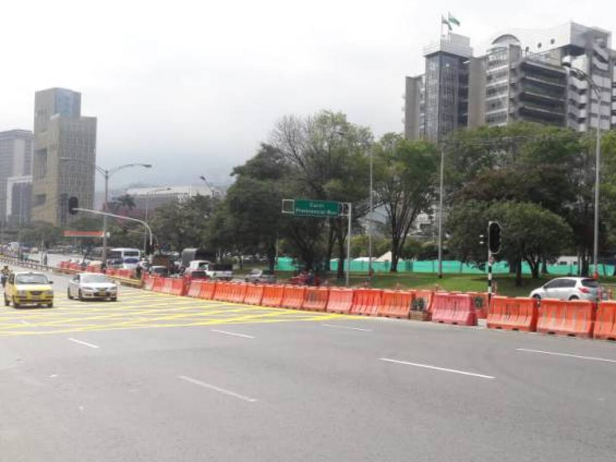 Firman convenio para la calzada oriental norte de la Avenida Regional