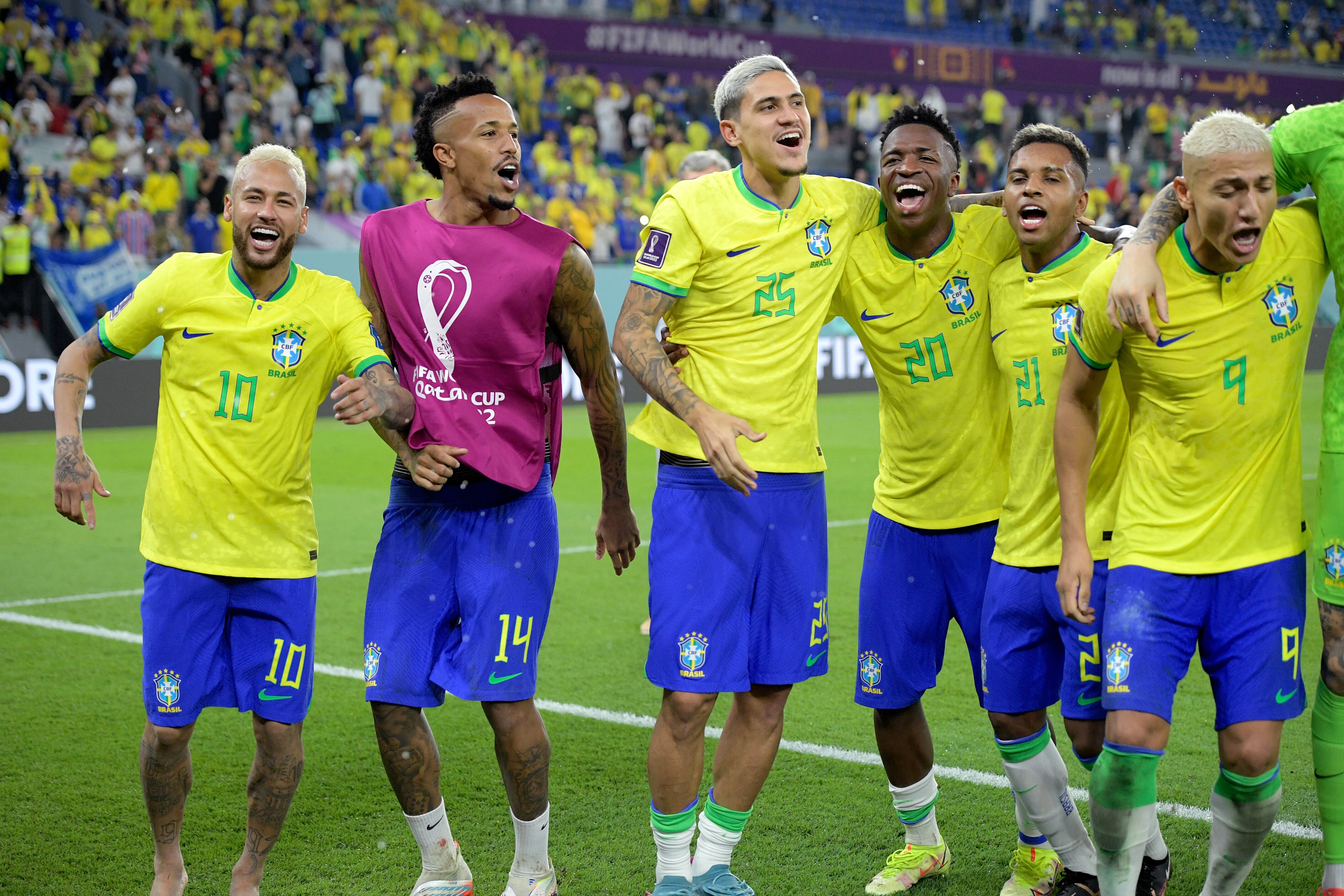 Neymar, Eder Militao, Pedro, Vinicius Junior, Rodrygo, Richarlison de Brazil celebrando. (Photo by Dale MacMilan/Soccrates/Getty Images)