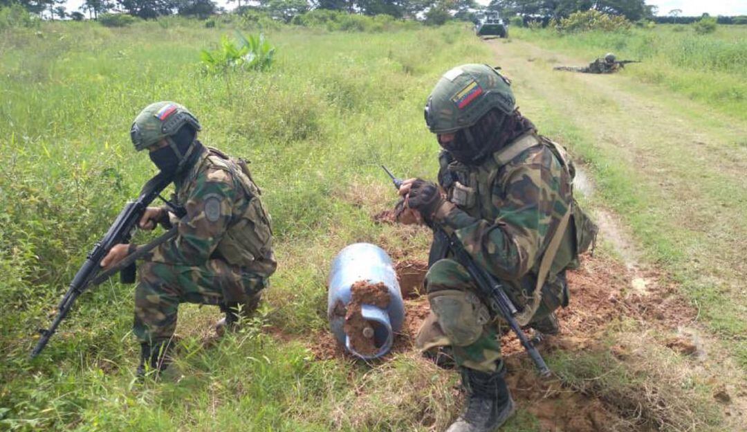 Militares de Venezuela desactivan 105 kilos de explosivos cerca a Colombia