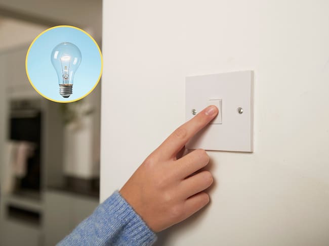 Persona usando un interruptor para encender la luz. En el círculo, la imagen de un bombillo (Fotos vía GettyImages)