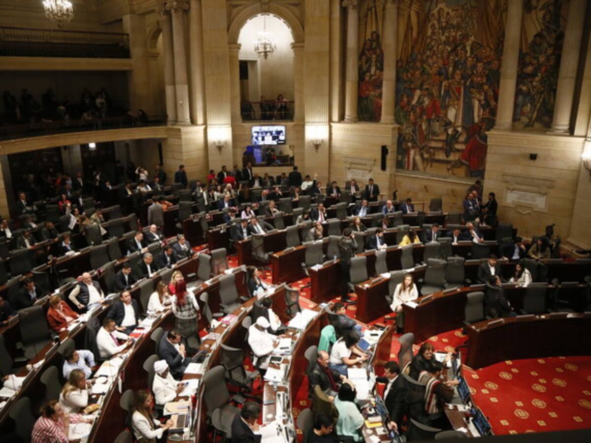 Debate: reacciones del Congreso a la aprobación de la reforma a la salud en la Cámara