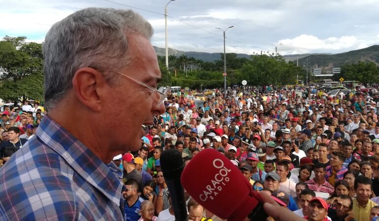 Álvaro Uribe Vélez en la zona de frontera con Venezuela