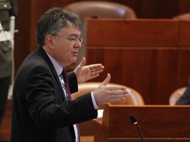 Minhacienda garantiza que con reforma prevalecerá derecho a la salud