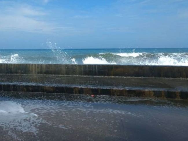 Fuertes olas en el sector turístico de Bocagrande