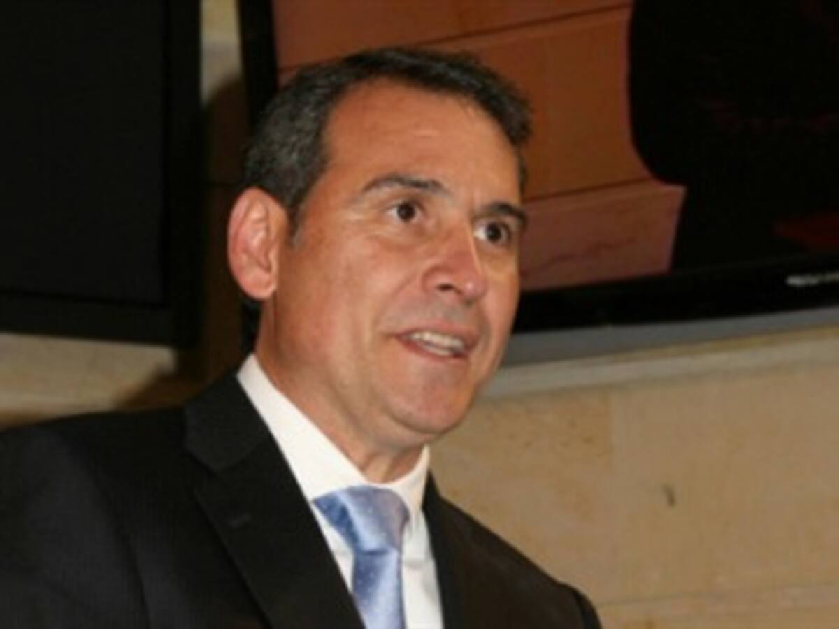 Juan Manuel Corzo revivió suministro de gasolina a varias dependencias del Senado
