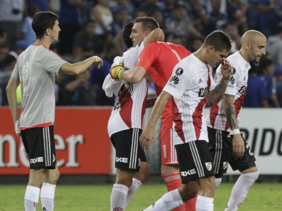 Armani vuelve a ser figura y prensa argentina se desborda en elogios