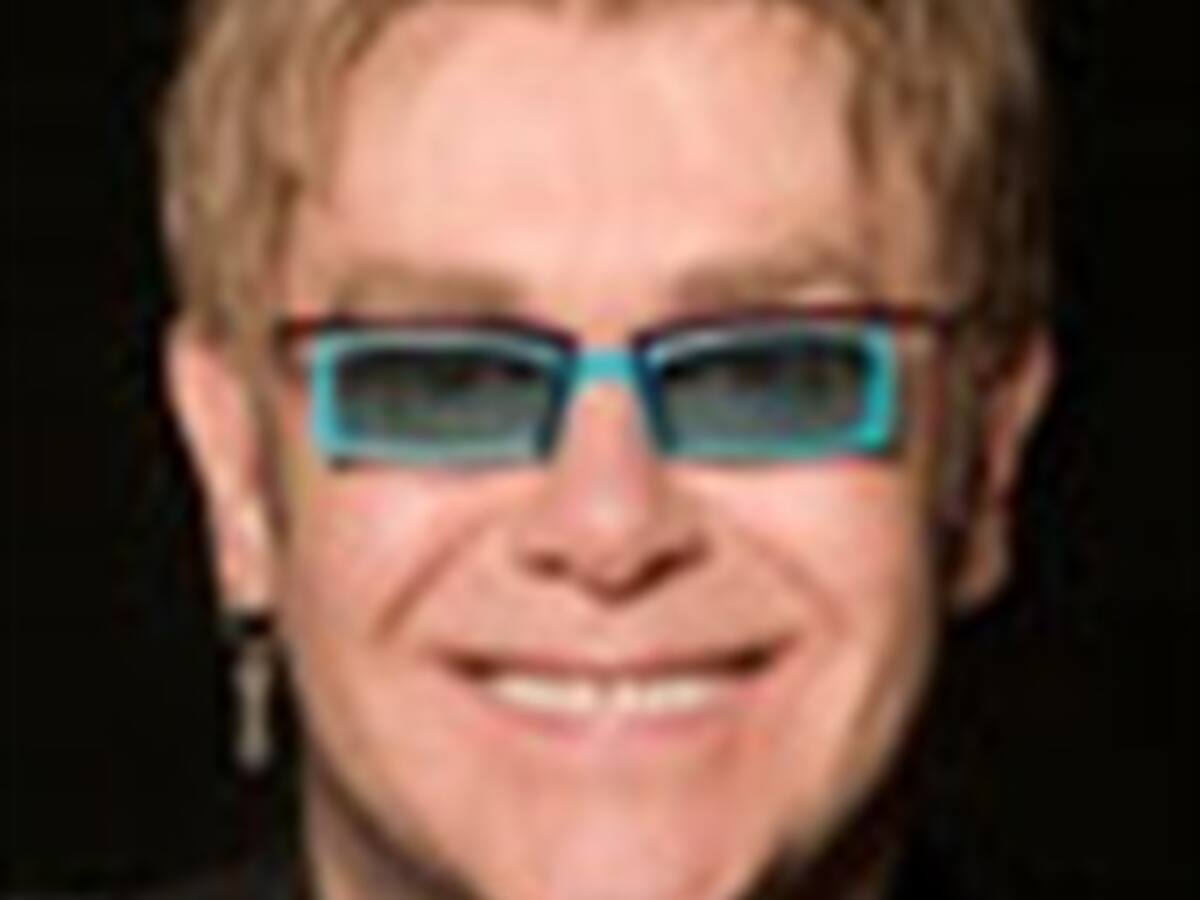 Un partido islámico protesta contra el concierto de Elton John en Malasia
