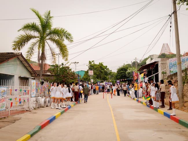La María celebra la pavimentación de la calle Santa María de los Ángeles