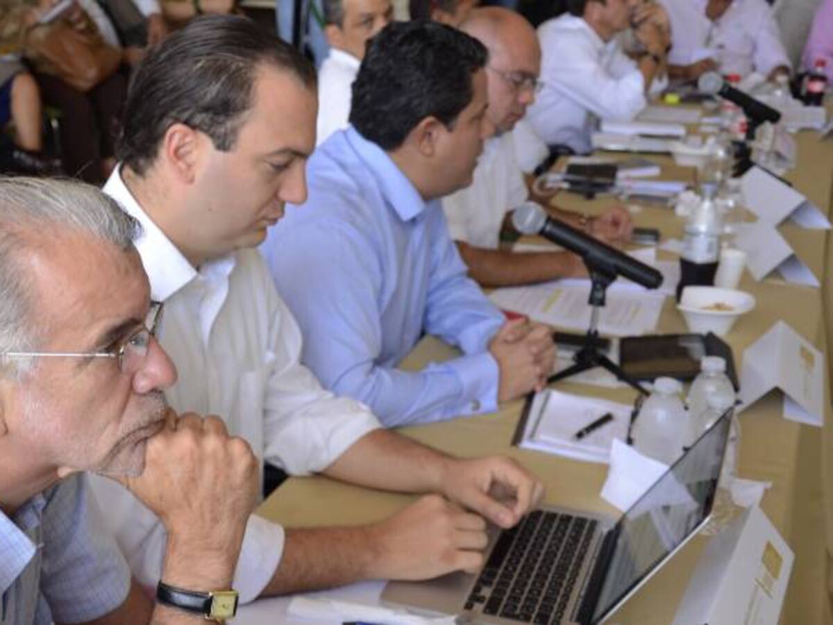 Gobierno y Gas Natural Fenosa siguen buscando solución a crisis de Electricaribe