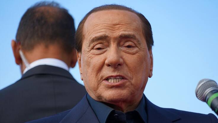 Berlusconi no fue capaz de modernizar la política en Italia: analista