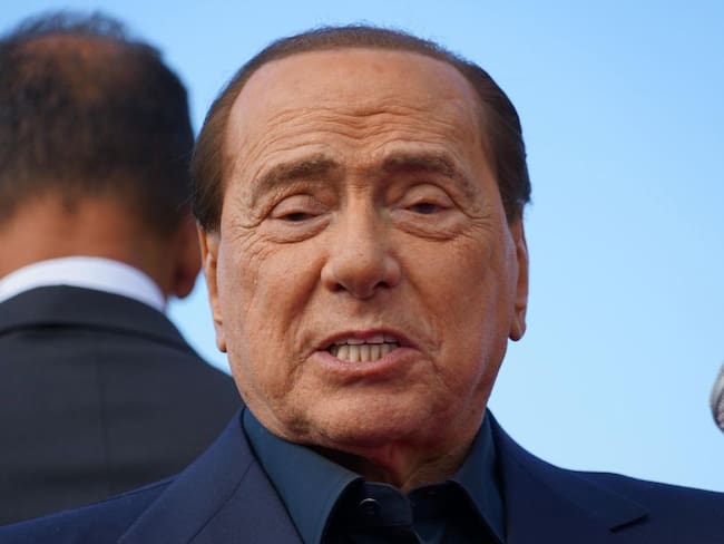 Silvio Berlusconi dio positivo para coronavirus 