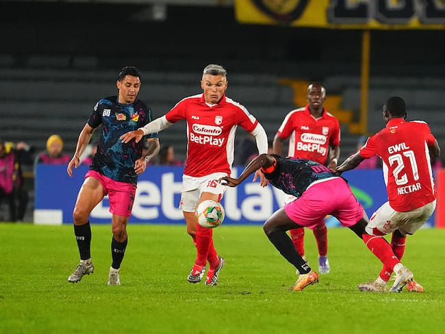 Santa Fe 2-2 Pereira / (Photo by Andres Rot/Getty Images)