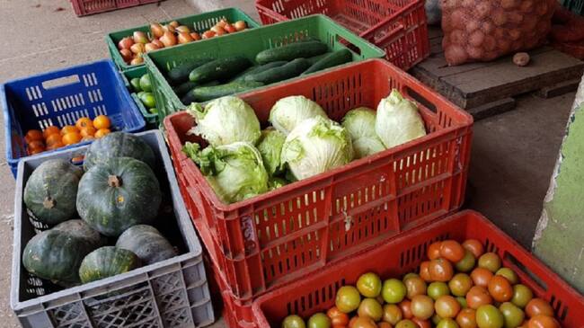 Los primeros productos en ingresar a la ciudad fueron huevos, granos, carne y combustible.