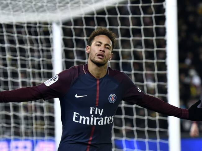Neymar volverá a París en dos o tres semanas, según el DT del PSG