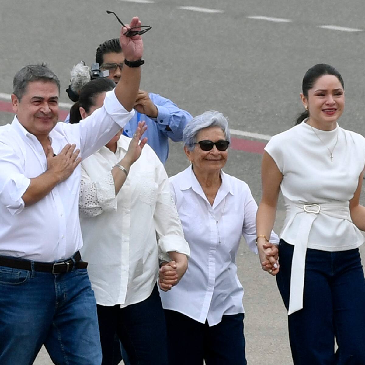 Expresidente Juan Orlando Hernández vuelve a Honduras para enfrentar Justicia tras indulto en EEUU