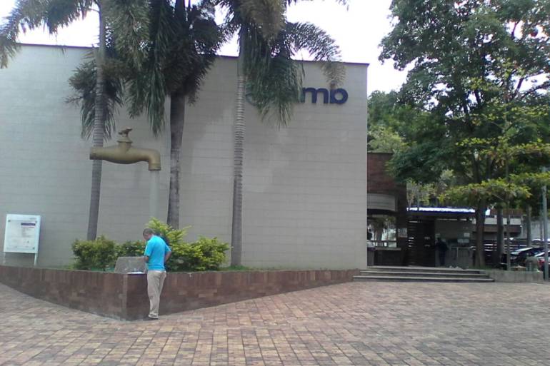 Denuncian carrusel de contratación en acueducto de Bucaramanga.