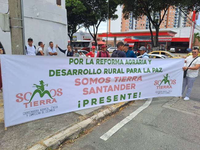 Campesinos de nueve municipios de Santander llegan a la marcha de Bucaramanga