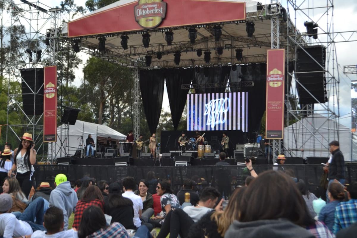 Además de la música y la cerveza, el evento contó con diferentes formas de arte como tatuajes, aerografía y artesanías.
