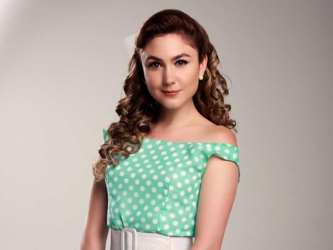 Carolina López es Alejandra Vallecilla Cucalón. Es una mujer dulce de buenos sentimientos. Callada pero muy observadora. Puede pasar por ingenua e inclusive, por tonta. Sin embargo, es la persona que tiene más consciencia de todo lo que pasa a su alrededor.