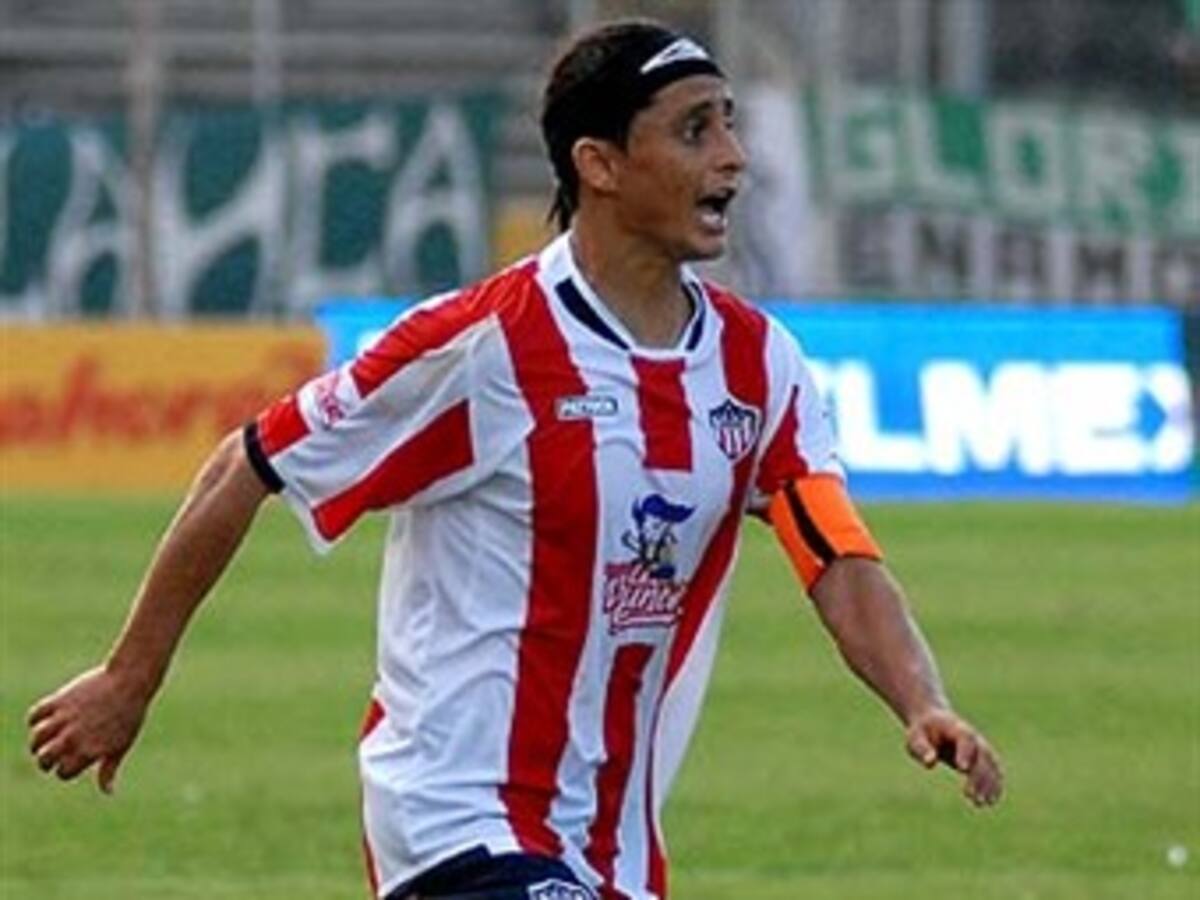 El volante Giovanni Hernández firma con Junior por dos años más