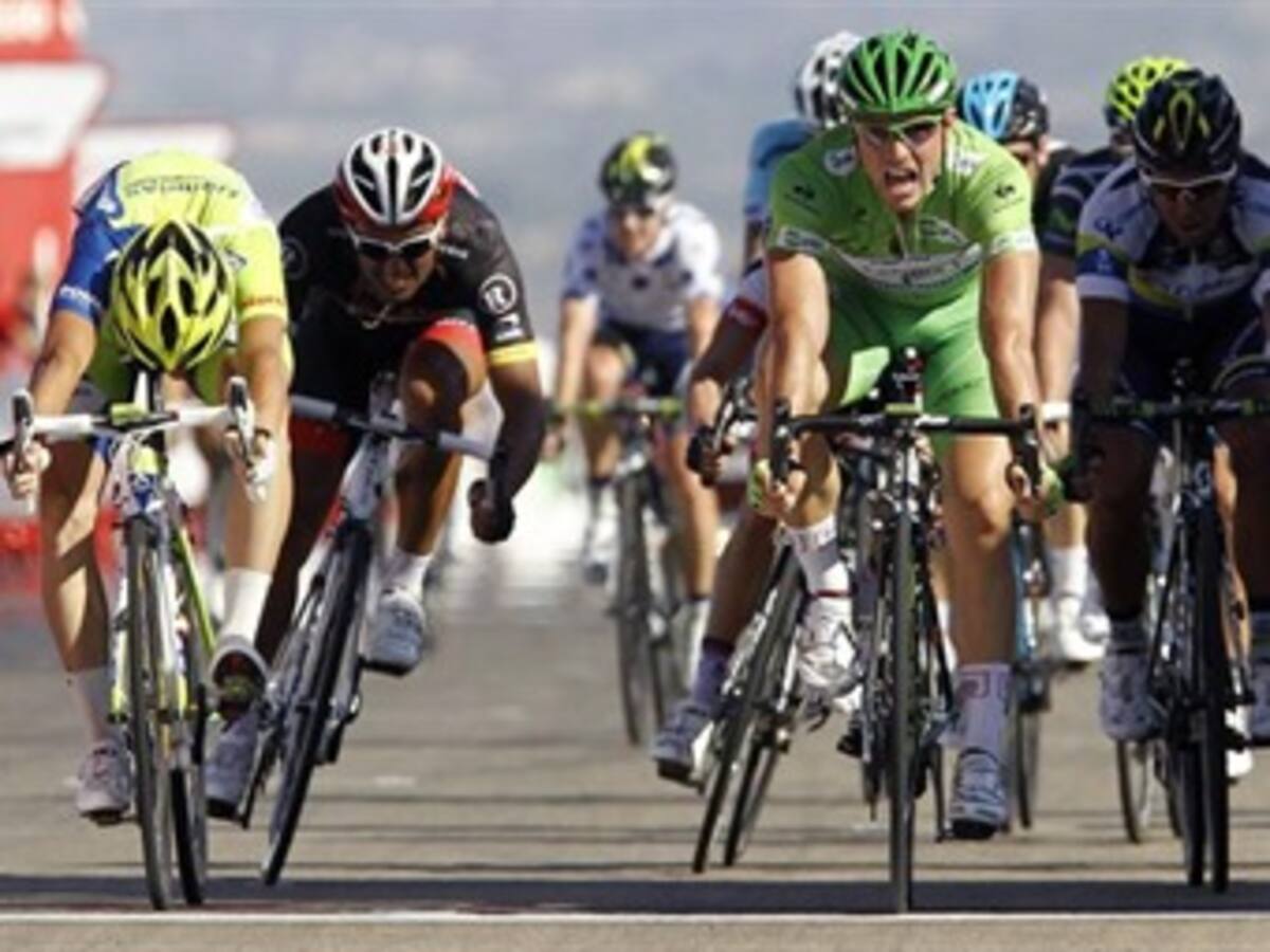 Urán sale de los 10 primeros de la general tras un incidente al final de la séptima etapa de la Vuelta a España