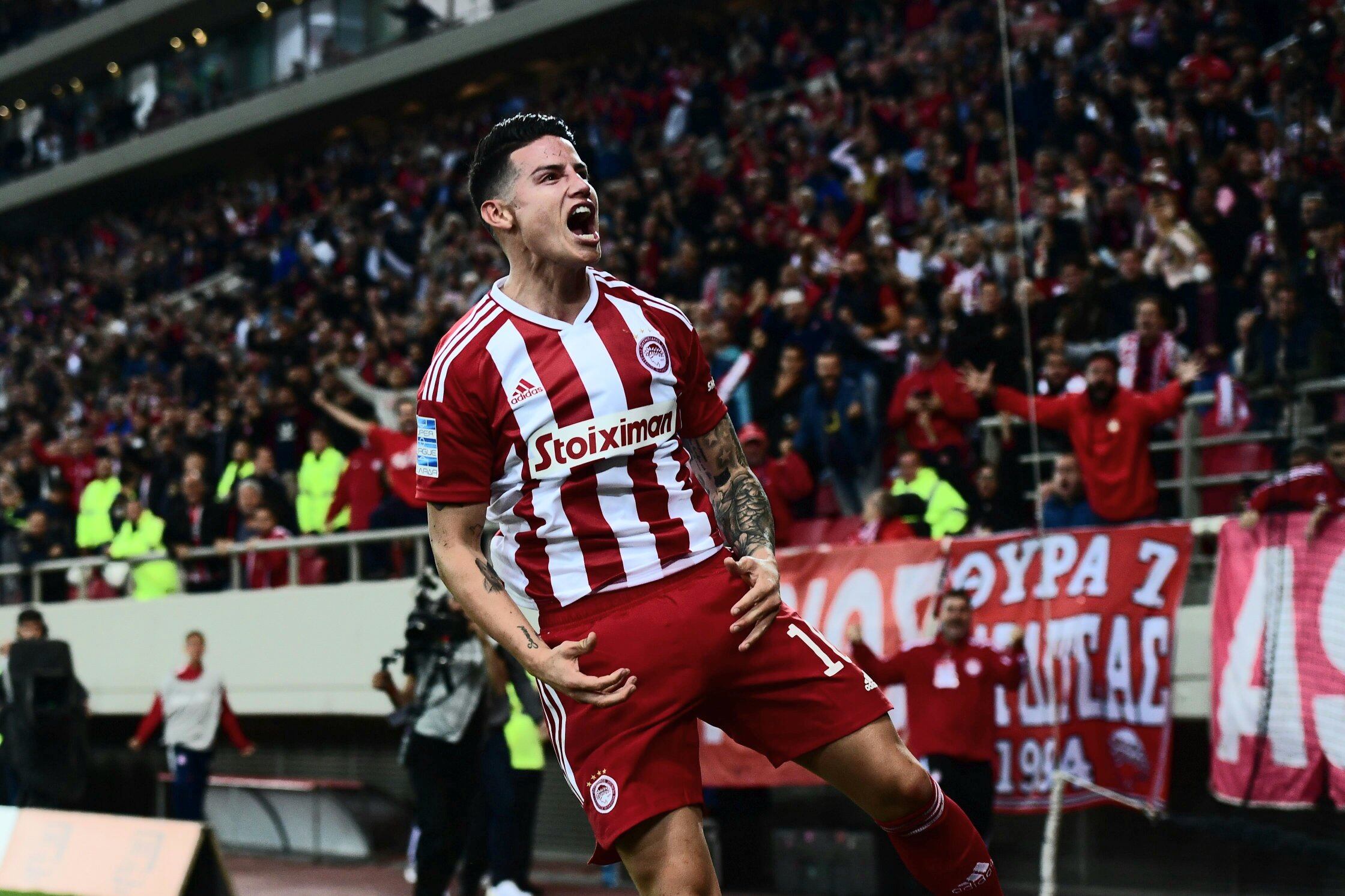 James festeja su primer gol con la camiseta del Olympiacos / @olympiacosfc.