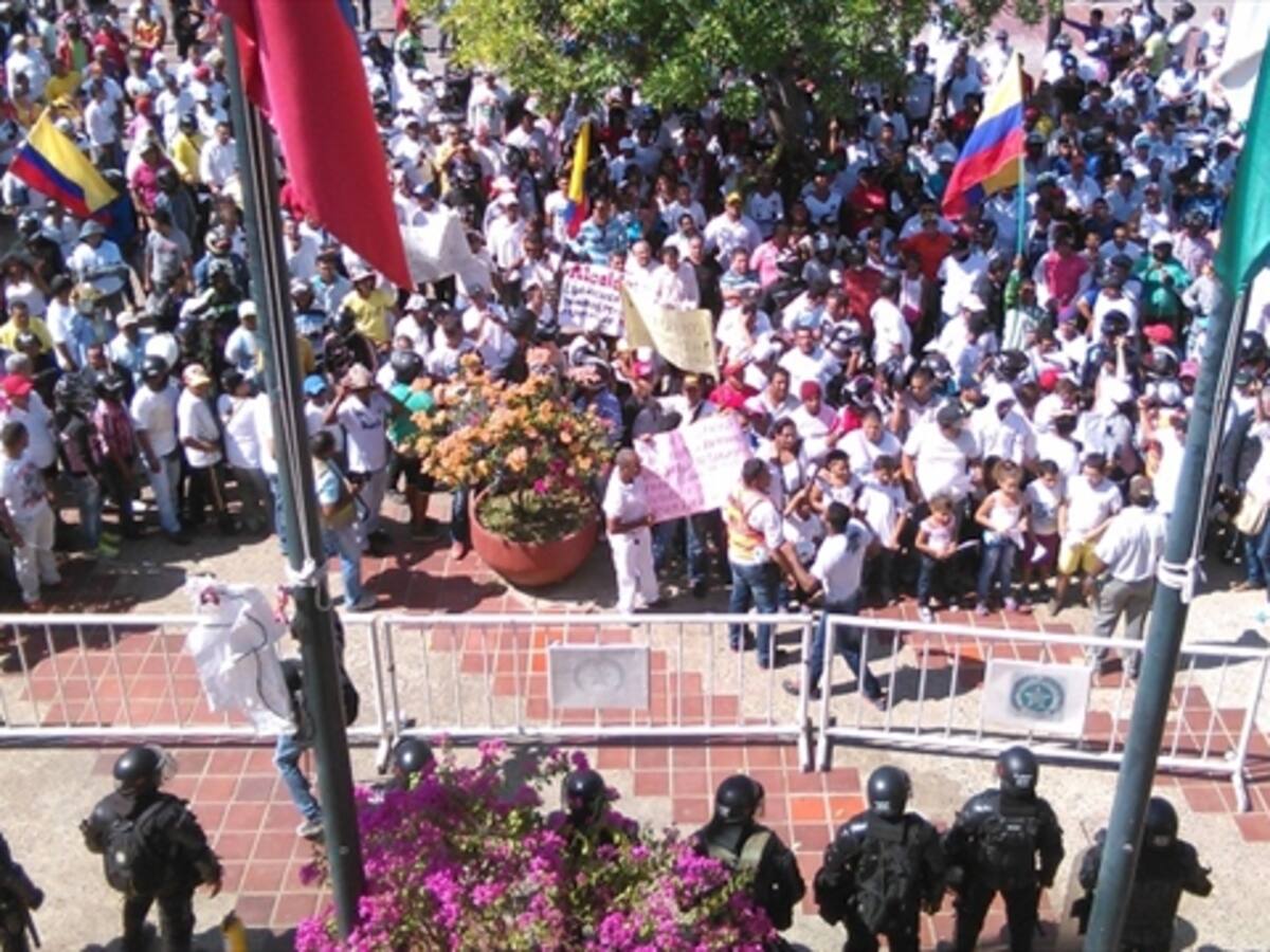 ‘De aquí no nos vamos’, dicen mototaxistas en Valledupar