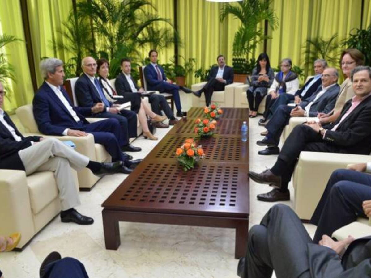 Delegación de paz del Gobierno califica de “productiva” la reunión con Kerry