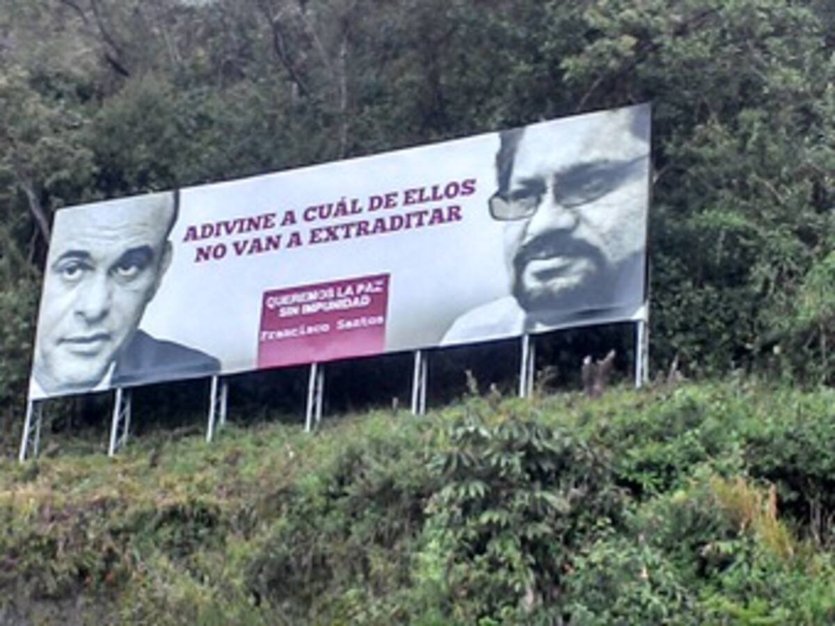Aparece nueva valla de Francisco Santos en Antioquia