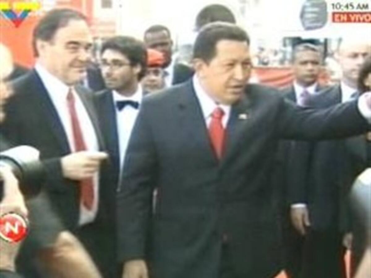Chávez asistió a la presentación del documental 'South of the Border', de Oliver Stone
