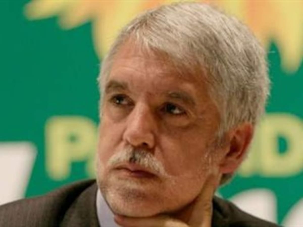 Peñalosa se opone a fusión y cambio de nombre pero aceptará decisiones del Partido Verde