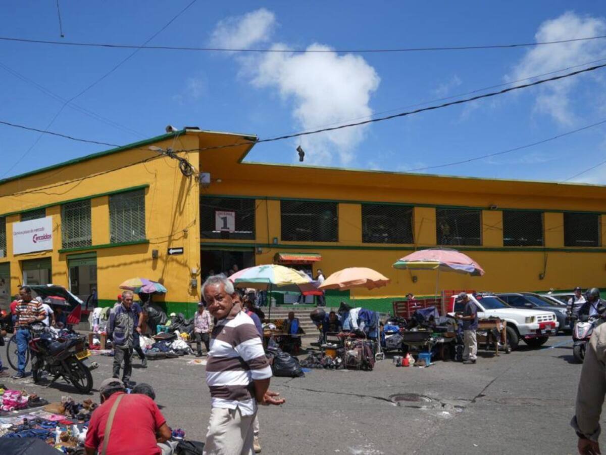 Disminuyó un 50% la entrada de camiones para abastecer la plaza de mercados de Manizales