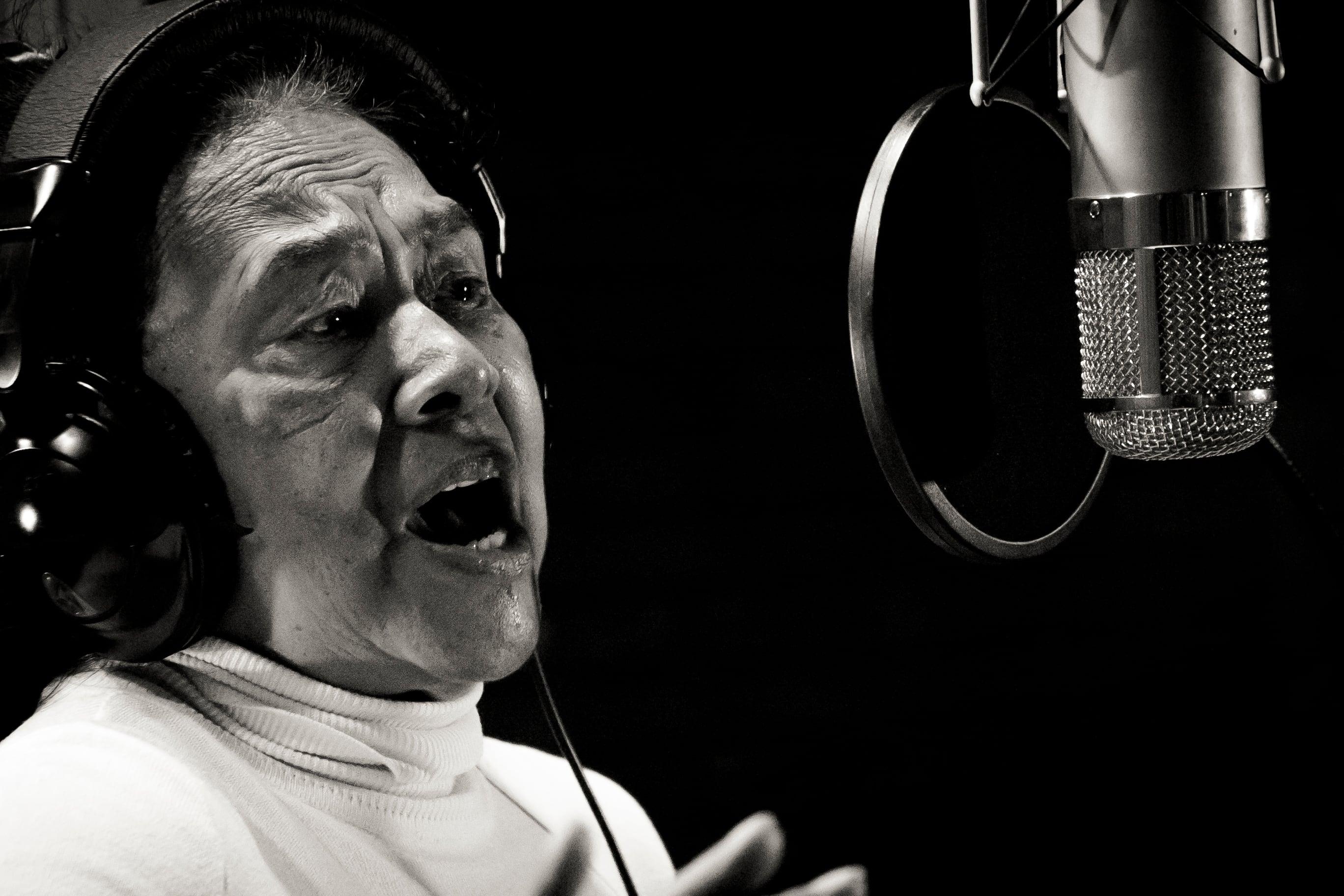 Imagen de Totó la Momposina en un estudio para grabar una canción (Crédito: Colprensa).