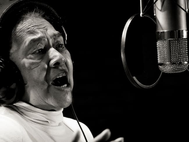 Imagen de Totó la Momposina en un estudio para grabar una canción (Crédito: Colprensa).
