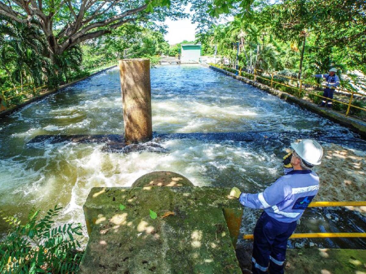 Daño en tubería de agua dejó sin el servicio a media Cartagena