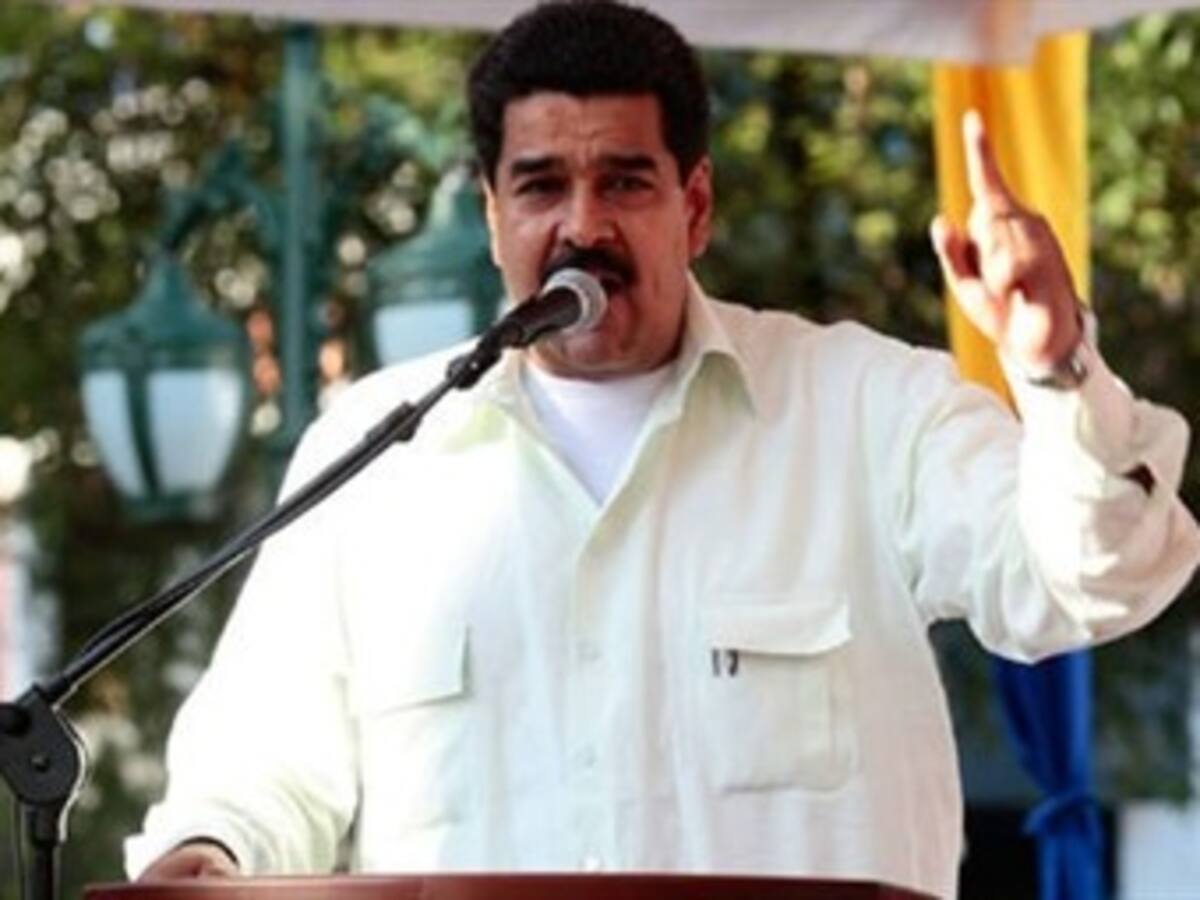 Evaluamos “con amor” relaciones con Colombia: Nicolás Maduro