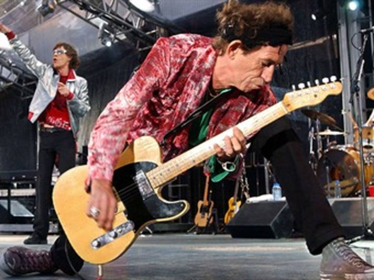 Keith Richards cumple 70 años guitarra en mano