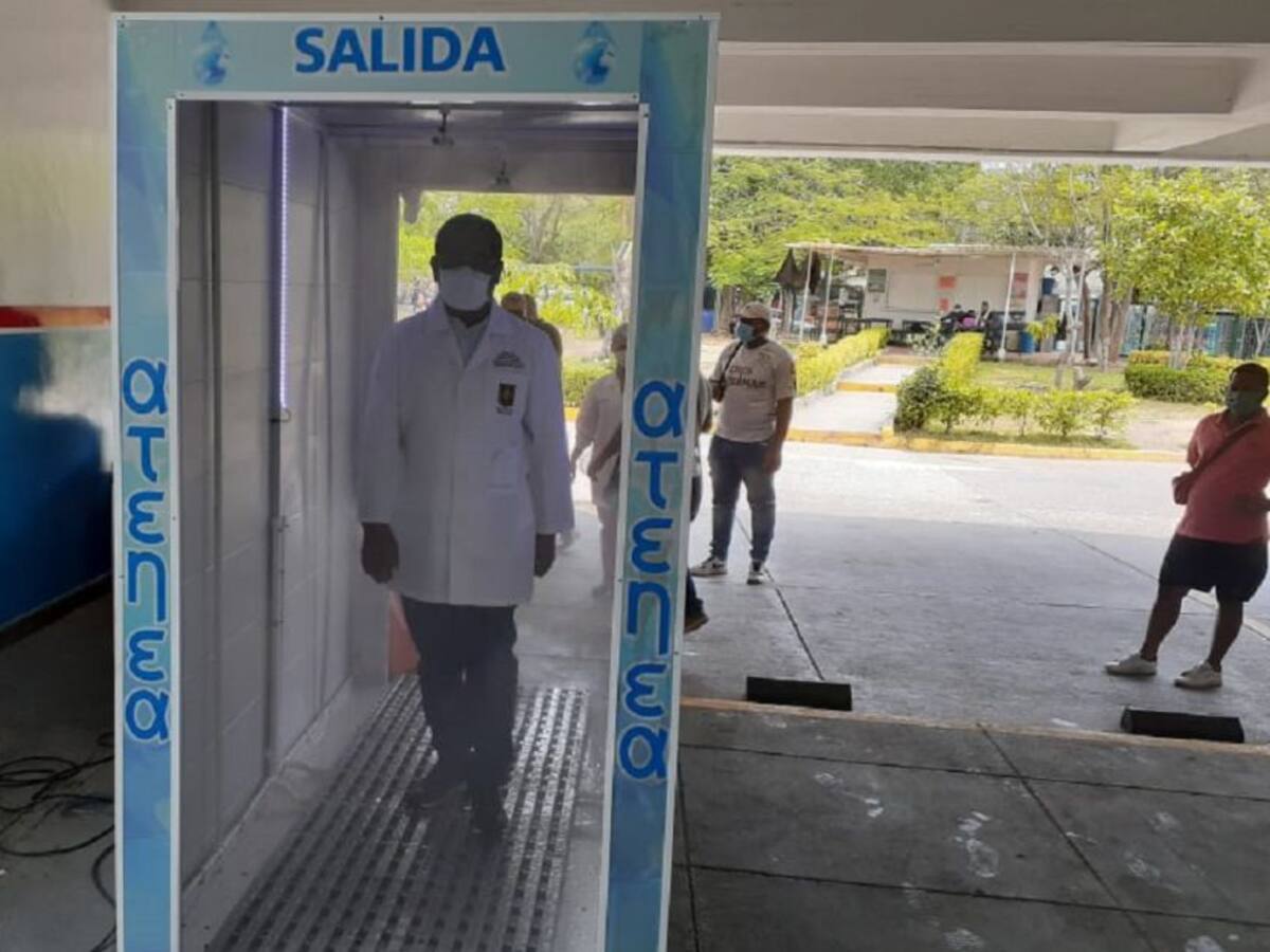 Donan cabina de desafección al HUC para prevenir el Covid-19