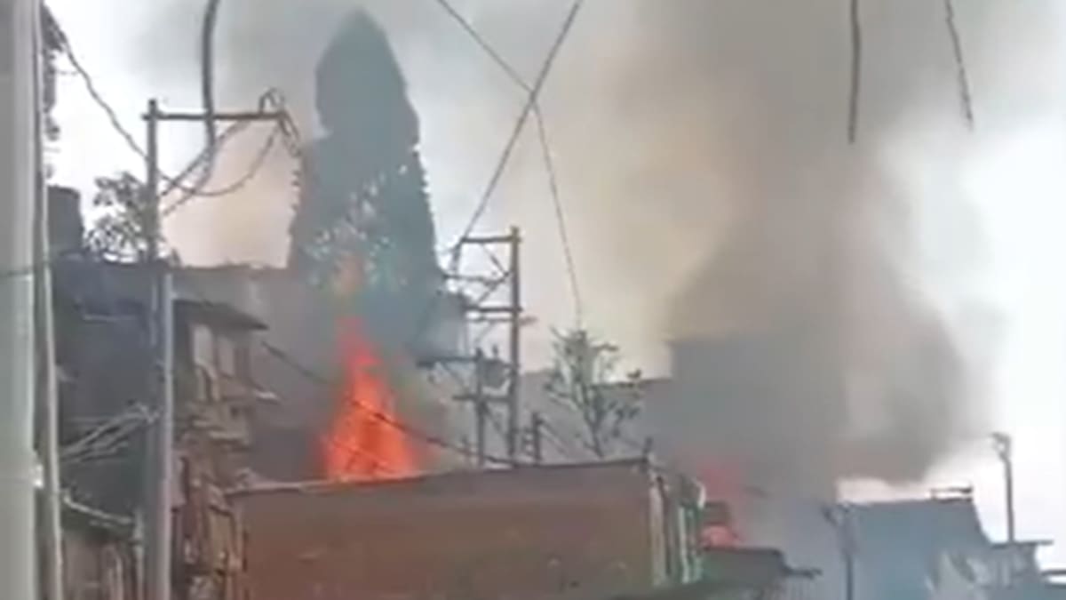 Incendio destruye al menos once viviendas en el nororiente de Medellín