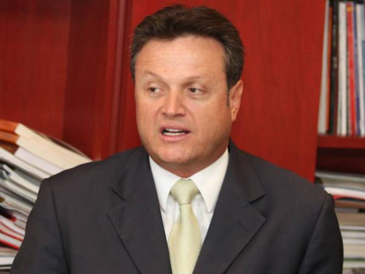 Luís Emilio Sierra Grajales no va más como senador