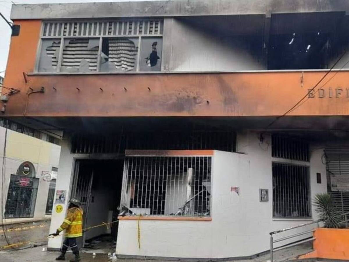 ¿Qué hay detrás de la quema de alcaldías y expedientes? Experto responde