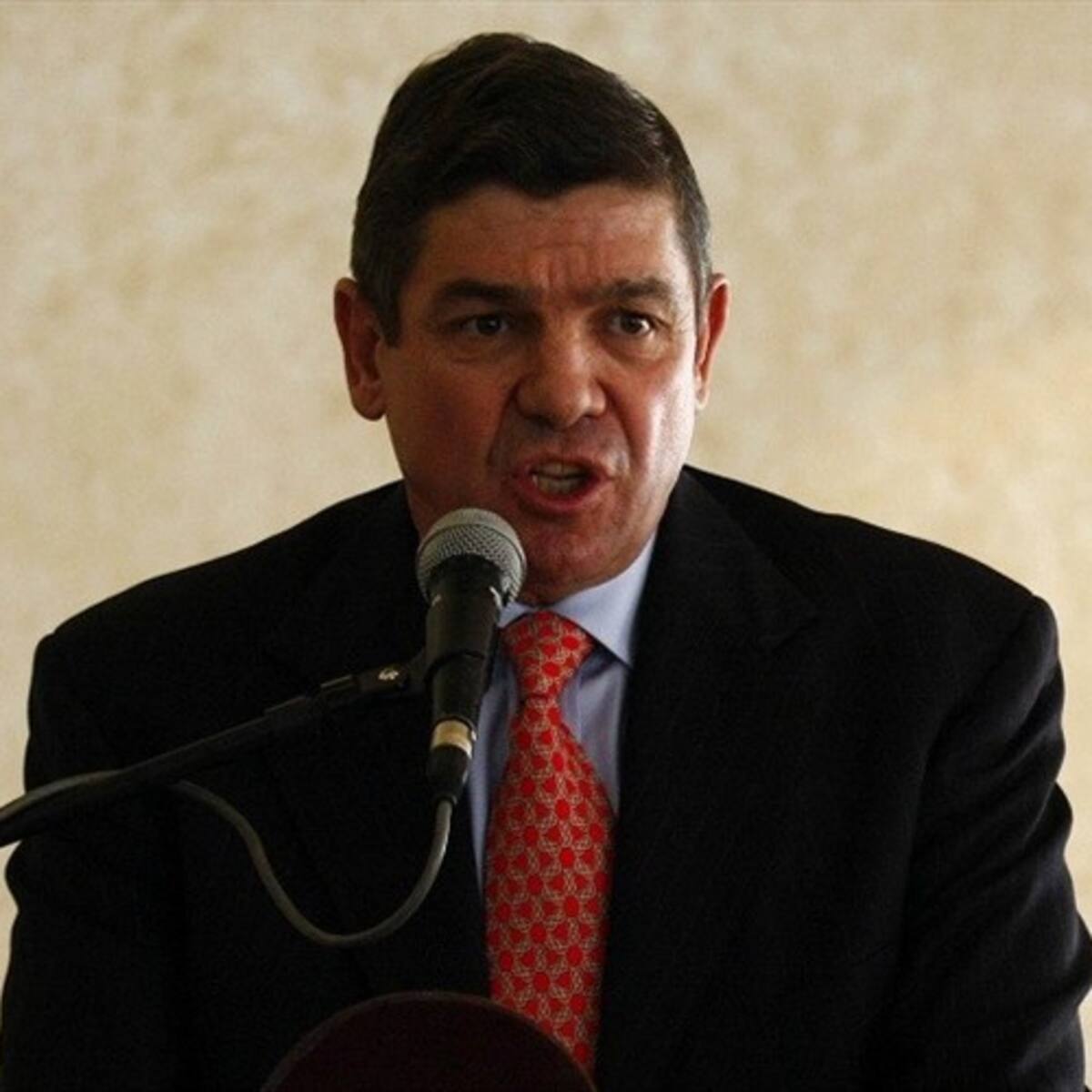 “Si dejan que los militares voten se cometería un error garrafal”: precandidato Gustavo Matamoros