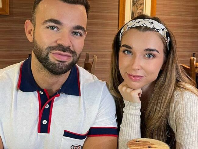 Sean tiene 29 años y convenció a su hermana menor Daysi 24 años a grabar videos juntos en esta plataforma para adultos.